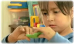 ¿Pueden las canicas y la plastilina flotar en el agua? Aprende e inténtalo. 